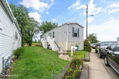 32 Bayshore Mobile Mnr, Hazlet Township, NJ 07730 - Photo 2