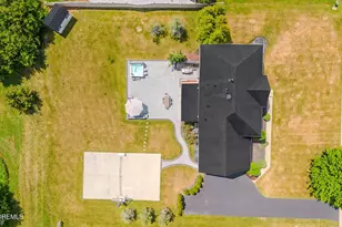 10 Nicole Ct, Freehold, NJ 07728 - Photo 64