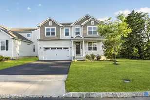 319 Tulip Ct, Marlboro Township, NJ 07746 - Photo 4