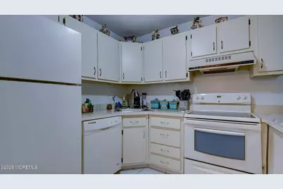 86 Arrowood Road #G, Manalapan Township, NJ 07726 - Photo 6