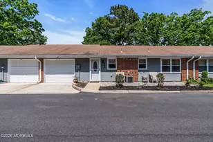 390 Picardy Ct, Lakewood, NJ 08701 - Photo 2