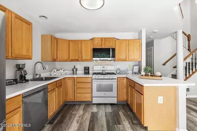 10 Pennsbury Way, East Brunswick Township, NJ 08816 - Photo 18