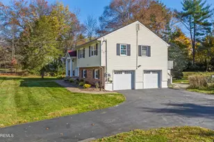 2 Sweet Briar Ln, Holmdel, NJ 07733 - Photo 4