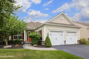 1 E Chatsworth Ln, Farmingdale, NJ 07727 - Photo 6