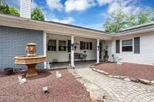 8 Owens Rd, Marlboro Township, NJ 07746 - Photo 4