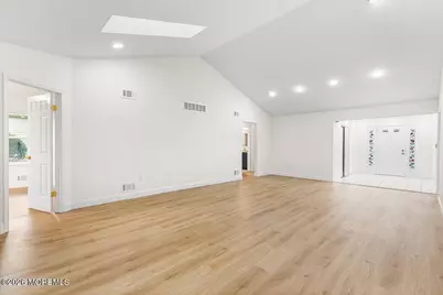 16 Suffolk Way, Marlboro Township, NJ 07746 - Photo 6