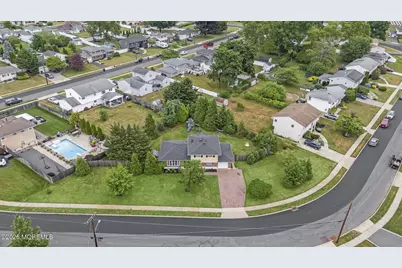 72 Wynnewood Court, Freehold, NJ 07728 - Photo 46