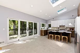 331 Gordons Corner Rd, Manalapan Township, NJ 07726 - Photo 18