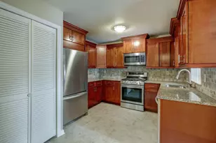 92 Tulip Ln, Freehold, NJ 07728 - Photo 2