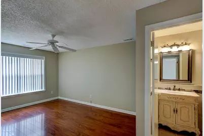 92 Tulip Lane, Freehold, NJ 07728 - Photo 8
