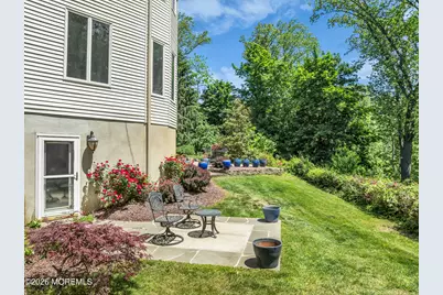 427 Fawns Run, Morganville, NJ 07751 - Photo 6