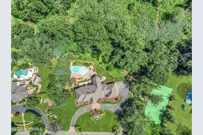 427 Fawns Run, Morganville, NJ 07751 - Photo 14