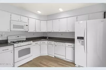 17 Alameda Court, Eatontown, NJ 07724 - Photo 10