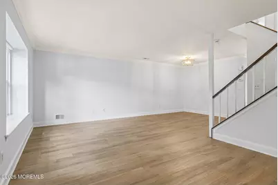 17 Alameda Court, Eatontown, NJ 07724 - Photo 4