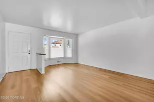 21 Carriage Ln, Englishtown, NJ 07726 - Photo 4