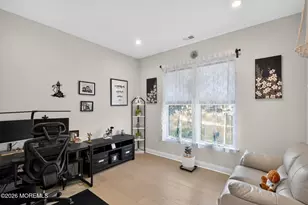 19 Magnolia Dr, Freehold, NJ 07728 - Photo 8