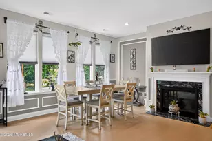 19 Magnolia Dr, Freehold, NJ 07728 - Photo 10