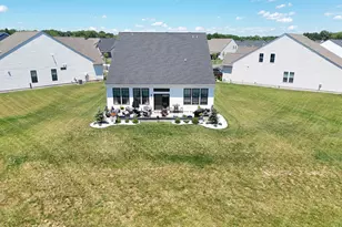 19 Magnolia Dr, Freehold, NJ 07728 - Photo 6