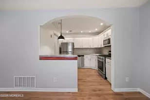 18-5 Augusta Ct, Freehold, NJ 07728 - Photo 10