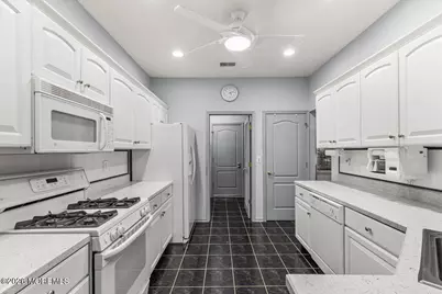 38 Autumntide Drive, Lakewood, NJ 08701 - Photo 18