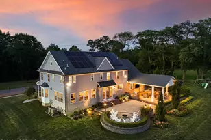 8 Legend Hollow Ct, Freehold, NJ 07728 - Photo 4