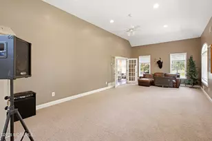 98 Summit Dr, Freehold, NJ 07728 - Photo 10