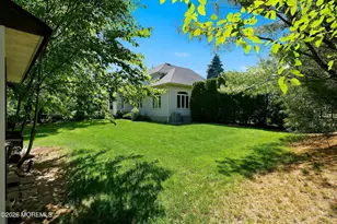 98 Summit Dr, Freehold, NJ 07728 - Photo 52