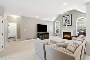 98 Summit Dr, Freehold, NJ 07728 - Photo 16