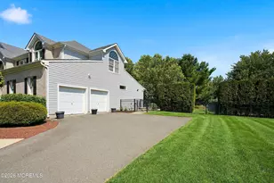 98 Summit Dr, Freehold, NJ 07728 - Photo 4