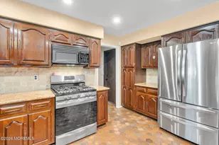 34 Kingsley Dr, Manalapan Township, NJ 07726 - Photo 38