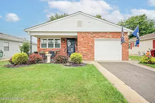 33 Lumsden St, Toms River Township, NJ 08757 - Photo 2