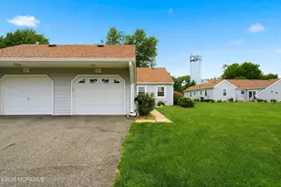 128 Korn Market, Freehold, NJ 07728 - Photo 4