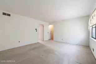 703 Merrywood Dr, Edison, NJ 08817 - Photo 22