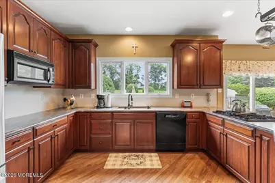 641 Kirwan Court, Freehold, NJ 07728 - Photo 20