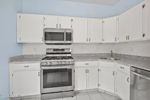 38 Azimuth Ct, Holmdel, NJ 07733 - Photo 14