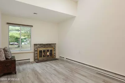 72 Berkshire Court, Red Bank, NJ 07701 - Photo 8