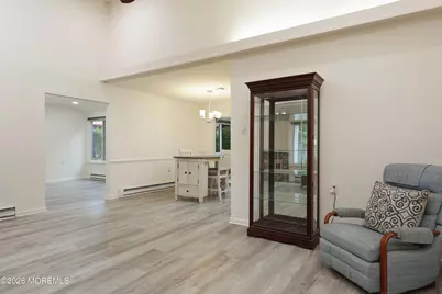 72 Berkshire Court, Red Bank, NJ 07701 - Photo 10