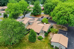 72 Berkshire Ct, Red Bank, NJ 07701 - Photo 6