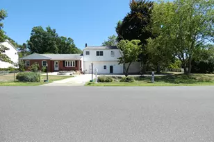 93 Outboard Ave, Manahawkin, NJ 08050 - Photo 2