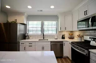 111 Azalea Cir, Jackson, NJ 08527 - Photo 10