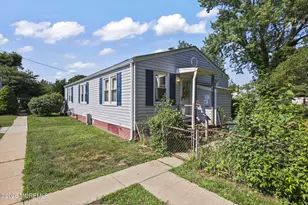 73 Belshaw Ave, Shrewsbury, NJ 07724 - Photo 2