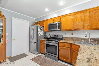 73 Malibu Drive, Eatontown, NJ 07724 - Photo 18