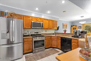 73 Malibu Dr, Eatontown, NJ 07724 - Photo 16