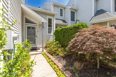73 Malibu Drive, Eatontown, NJ 07724 - Photo 4