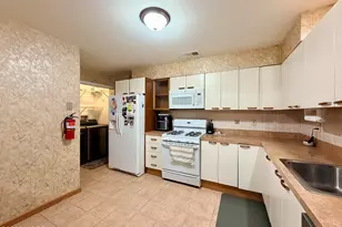 743 Banyan Ct, Morganville, NJ 07751 - Photo 6