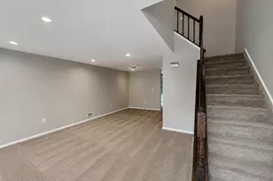26 Duncan Way, Freehold, NJ 07728 - Photo 2