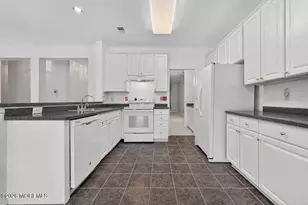 7 Allister Ln, Columbus, NJ 08022 - Photo 4