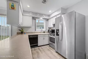 20 Thronbury Ct, Toms River Township, NJ 08757 - Photo 2