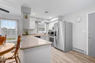 20 Thronbury Ct, Toms River Township, NJ 08757 - Photo 4