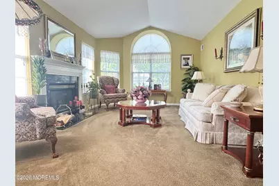 18 Skyline Drive, Lakewood, NJ 08701 - Photo 4